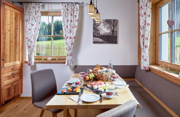 Frühstücken im Chalet im Lehenriedl in Wagrain