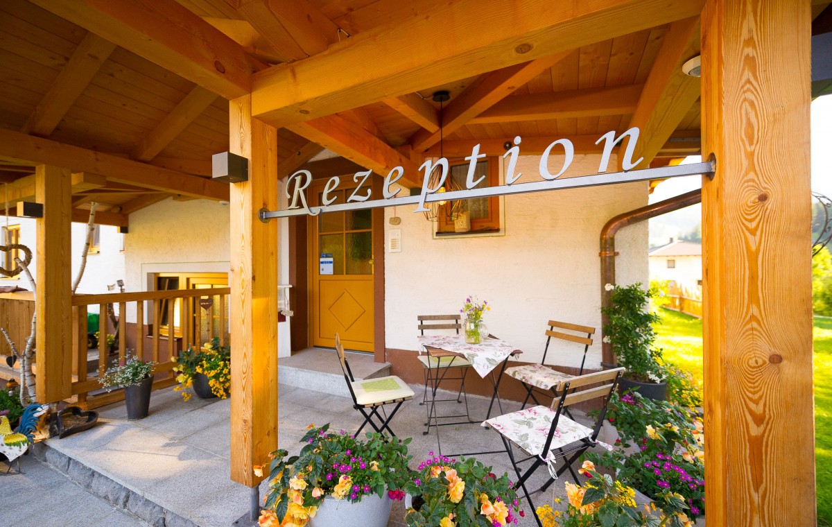 Rezeption Lehenriedl Chalets & Appartements