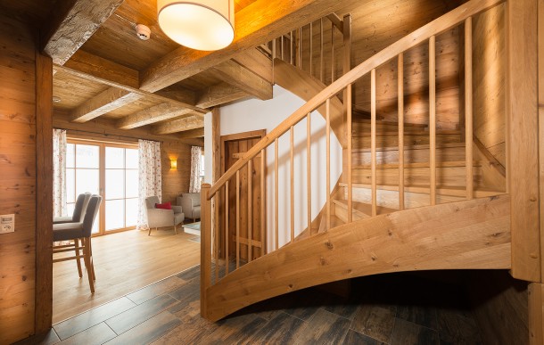 Aufgang in den 2. Stock der Chalets