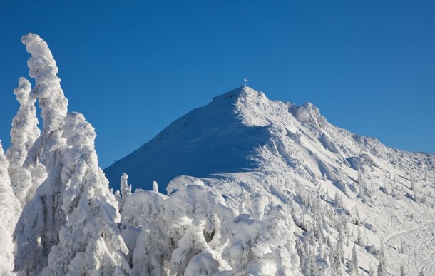 Winterurlaub inmitten herrlich verschneiter Bergwelt in Ski amad&eacute;
