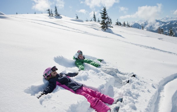 Spa&szlig; mit der Familie im Schnee